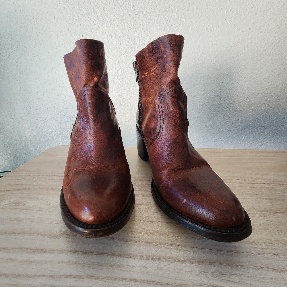Free Bird by Steven Salt side zip ankle boot, Size 9